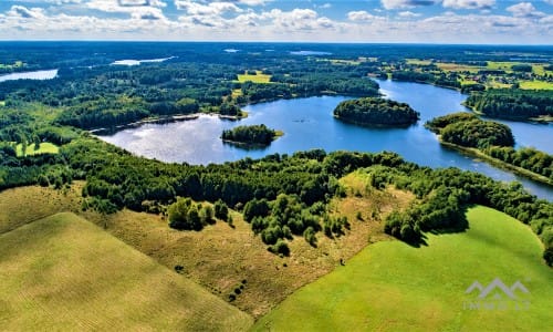 Baugrundstück mit inspirierendem Panoramablick auf drei Seen.