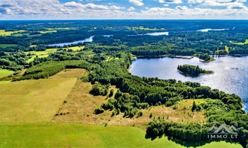 Baugrundstück mit inspirierendem Panoramablick auf drei Seen.