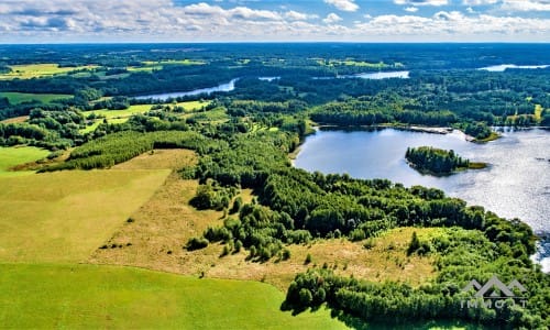 Baugrundstück mit inspirierendem Panoramablick auf drei Seen.