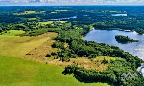 Baugrundstück mit inspirierendem Panoramablick auf drei Seen.