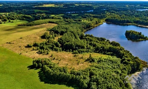 Baugrundstück mit inspirierendem Panoramablick auf drei Seen.