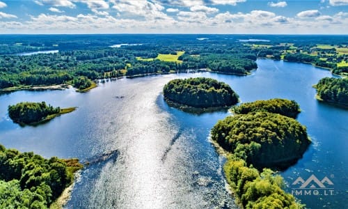 Baugrundstück mit inspirierendem Panoramablick auf drei Seen.