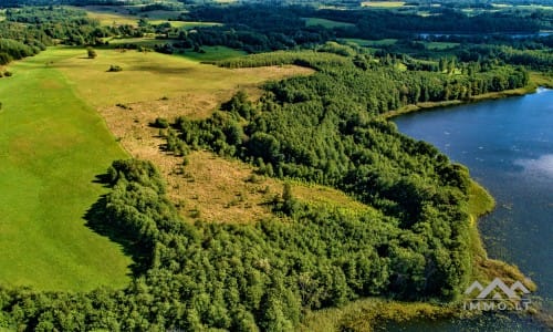 Baugrundstück mit inspirierendem Panoramablick auf drei Seen.