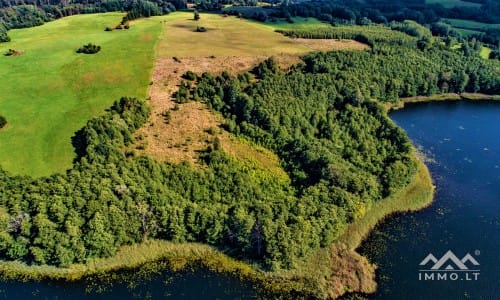 Baugrundstück mit inspirierendem Panoramablick auf drei Seen.