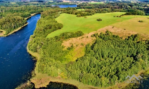 Baugrundstück mit inspirierendem Panoramablick auf drei Seen.