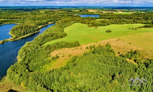 Baugrundstück mit inspirierendem Panoramablick auf drei Seen.