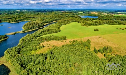 Baugrundstück mit inspirierendem Panoramablick auf drei Seen.