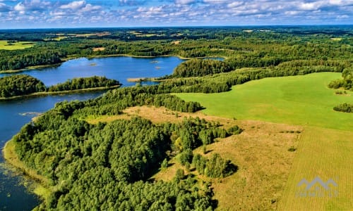 Baugrundstück mit inspirierendem Panoramablick auf drei Seen.