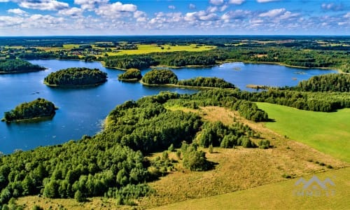 Baugrundstück mit inspirierendem Panoramablick auf drei Seen.
