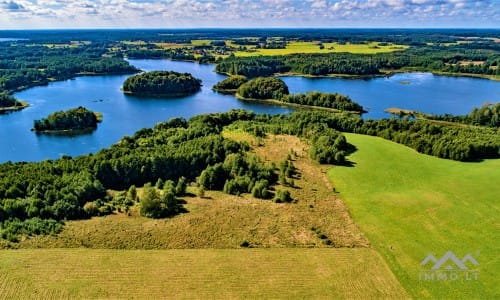 Baugrundstück mit inspirierendem Panoramablick auf drei Seen.