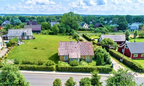 Gehöft in Plateliai am See