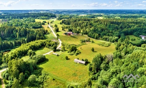 Altes Bauernhaus im Einzigartigen Nationalpark Samogitien