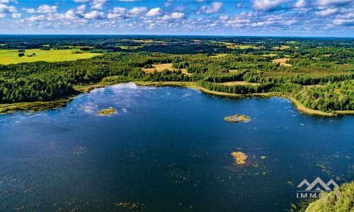 Baugrundstück mit inspirierendem Panoramablick auf drei Seen.