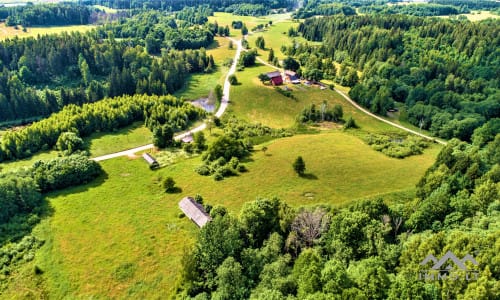 Altes Bauernhaus im Einzigartigen Nationalpark Samogitien
