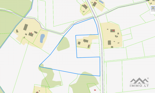 Grundstück mit Wald