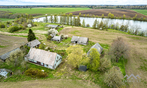 Altes Bauernhaus in Tuzai: Nah am Salantas–Staudamm