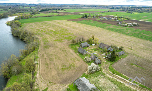 Altes Bauernhaus in Tuzai: Nah am Salantas–Staudamm