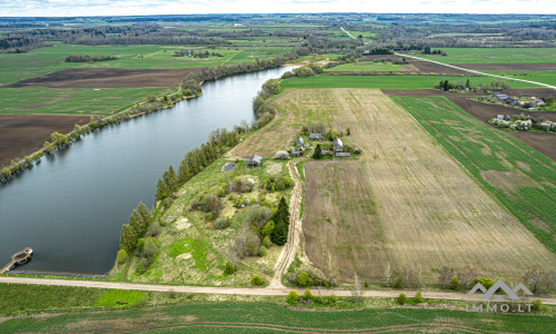 Altes Bauernhaus in Tuzai: Nah am Salantas–Staudamm